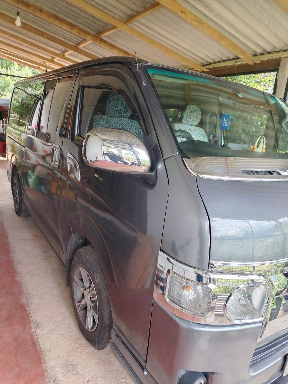 Toyota Hiace 2011 - மறுசீரமைக்கப்பட்டது வேன் sale in Sri Lanka - patpat.lk