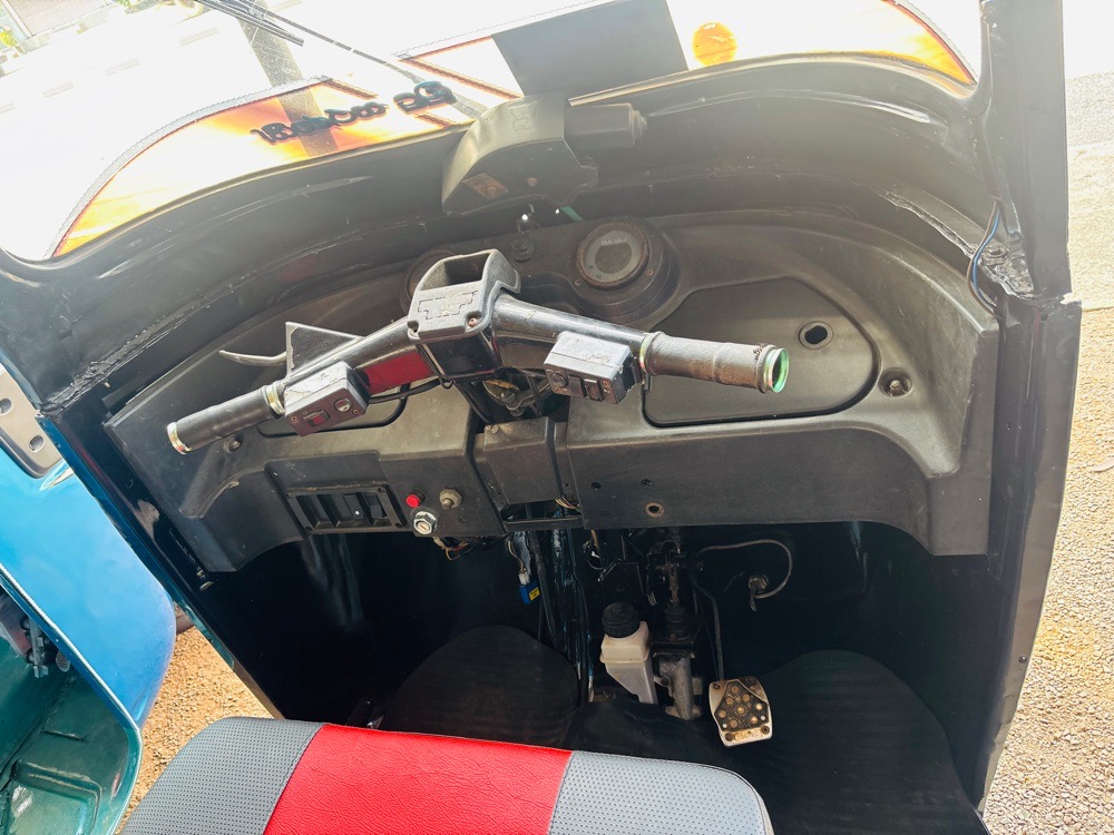 Bajaj Three Wheel 2011 - பயன்படுத்தப்பட்டது முச்சக்கர வண்டி sale in Sri Lanka - patpat.lk