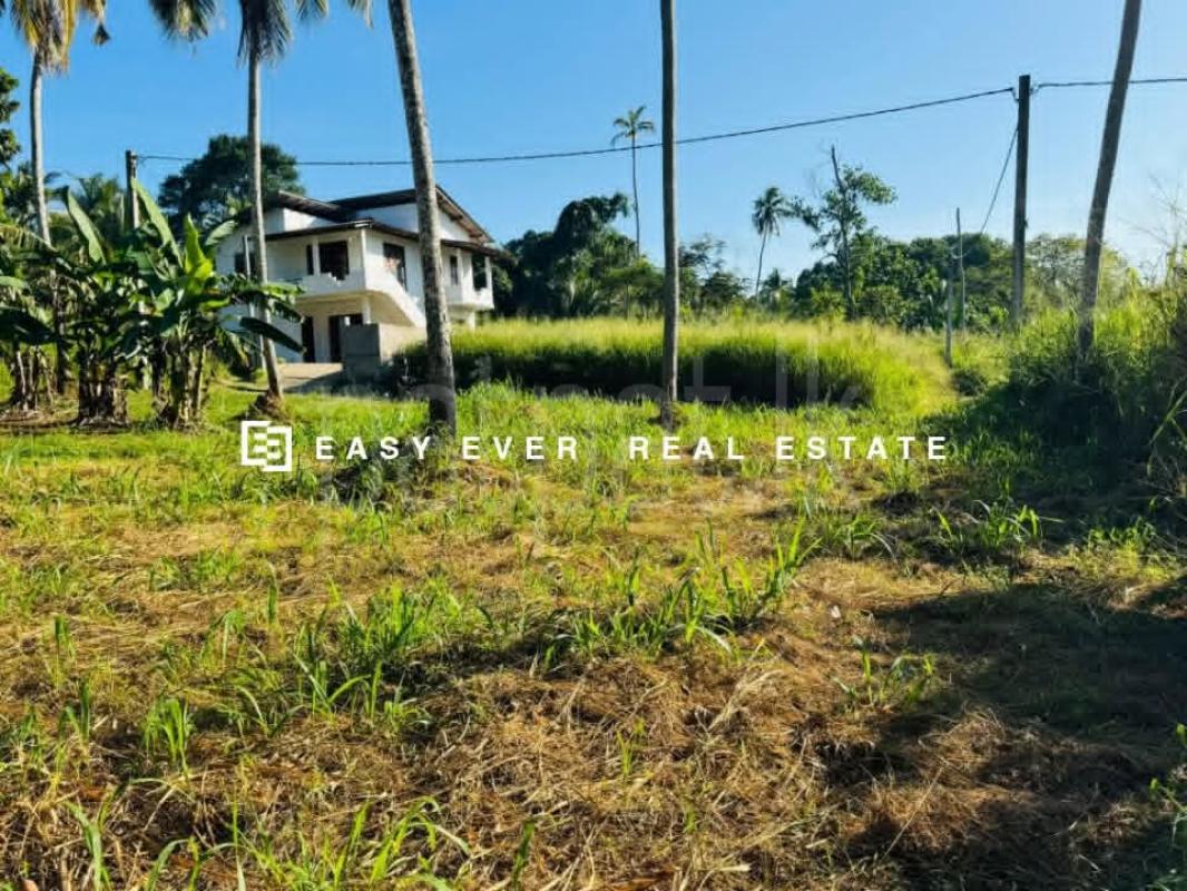 Residential Land for Sale in Mirigama