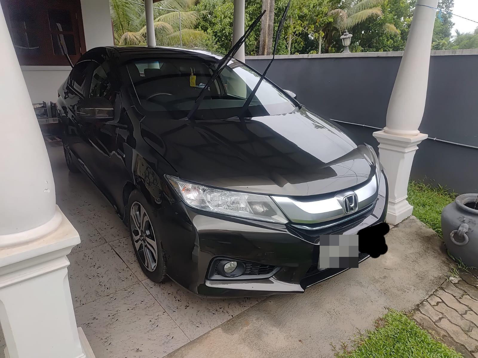 Honda Grace 2015 - பயன்படுத்தப்பட்டது கார் sale in Sri Lanka - patpat.lk