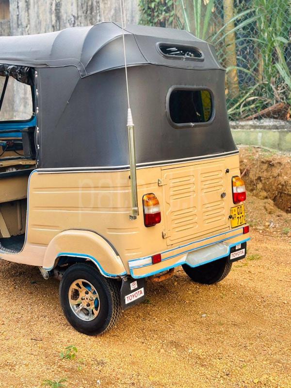 Bajaj Three Wheel 2006 - பயன்படுத்தப்பட்டது முச்சக்கர வண்டி sale in Sri Lanka - patpat.lk