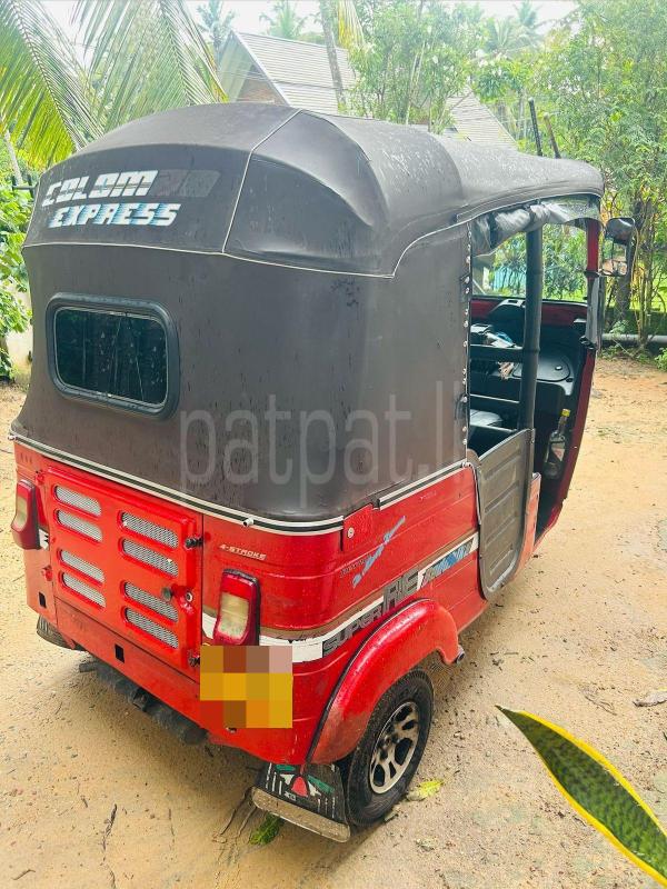 Bajaj Three Wheel 2015 - பயன்படுத்தப்பட்டது முச்சக்கர வண்டி sale in Sri Lanka - patpat.lk