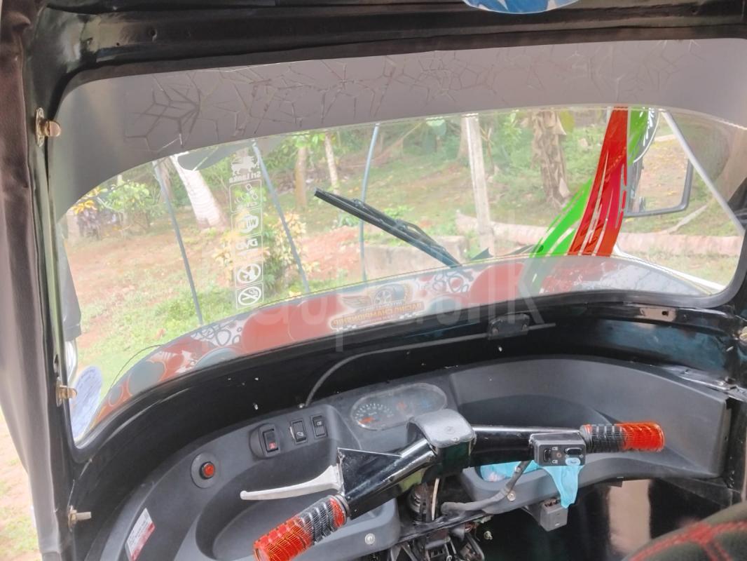 Piaggio Three Wheel 2014 - பயன்படுத்தப்பட்டது முச்சக்கர வண்டி sale in Sri Lanka - patpat.lk