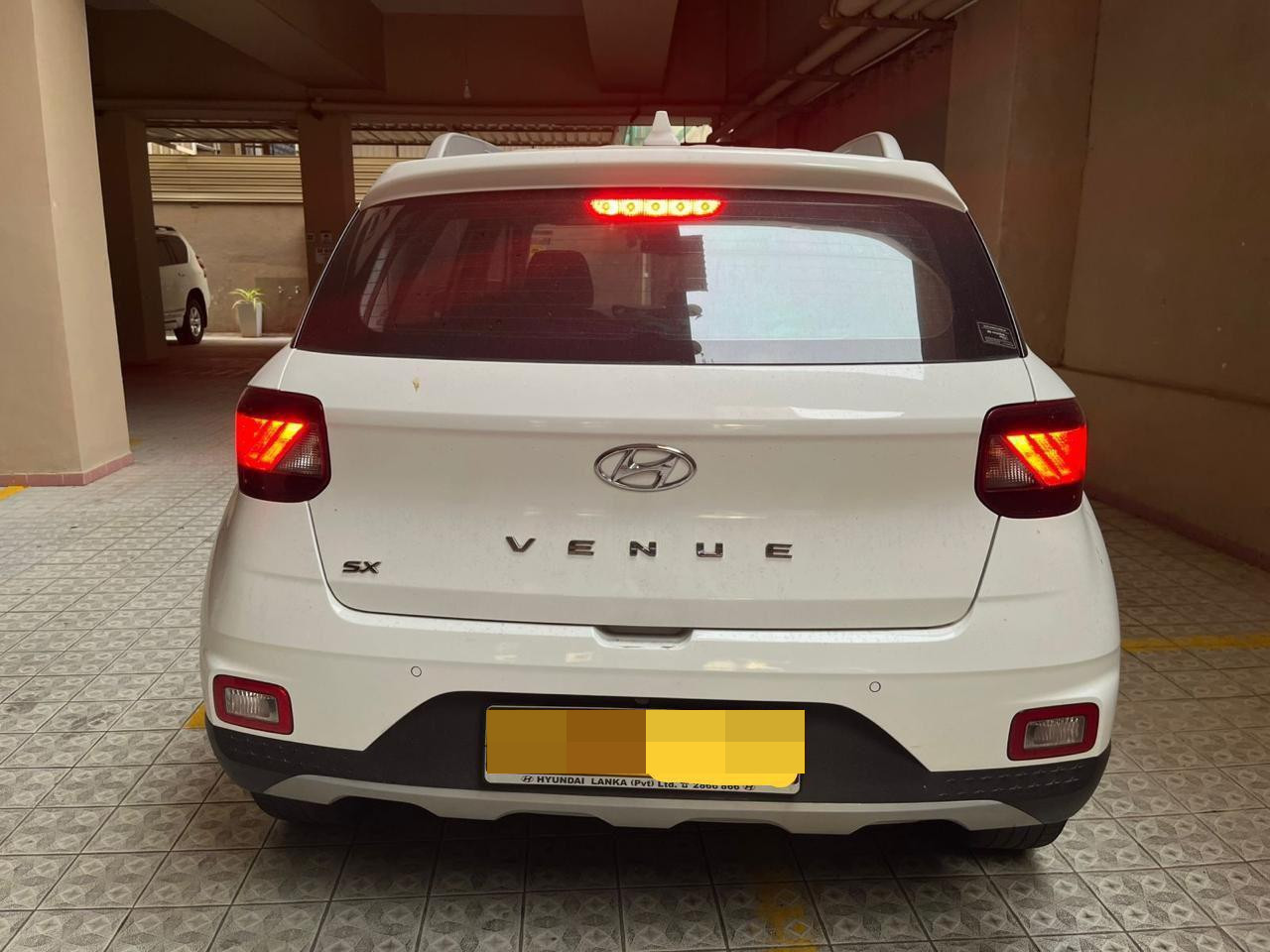 Hyundai Venue 2019 - பயன்படுத்தப்பட்டது SUV sale in Sri Lanka - patpat.lk