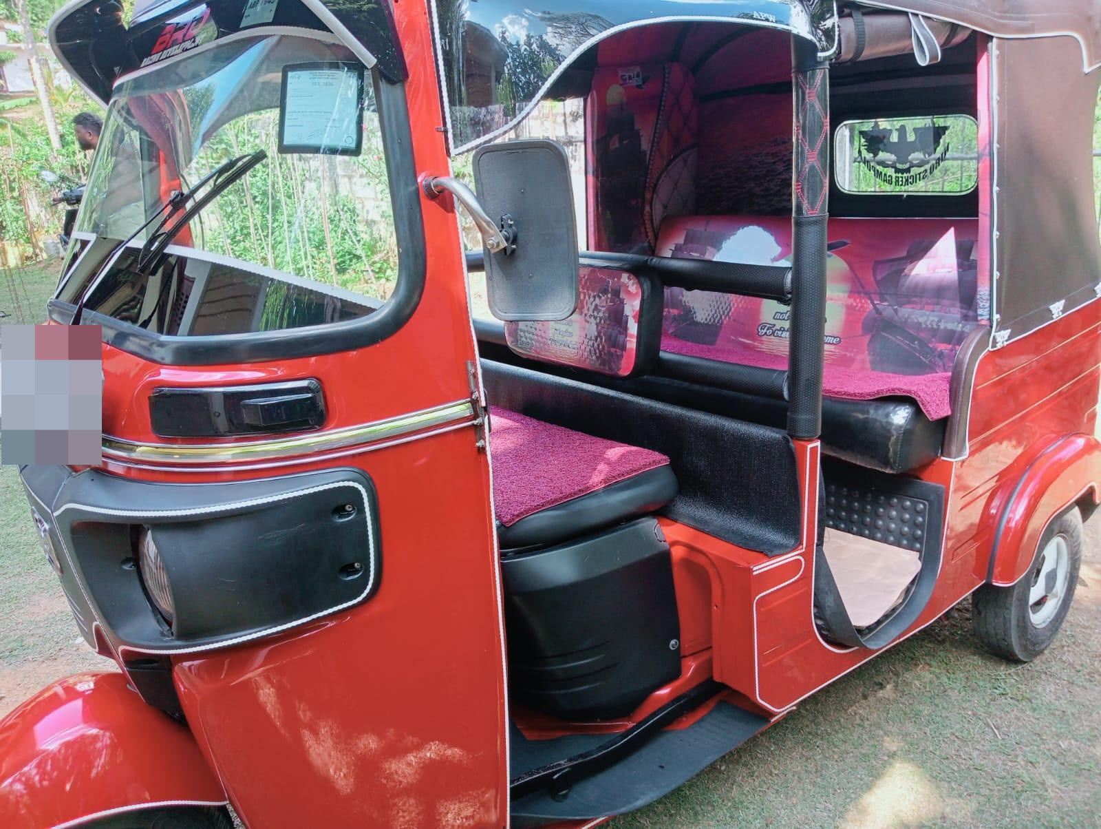 Bajaj Three Wheel 2017 - භාවිතා කරන ලද ත්‍රිරෝද රථය sale in Sri Lanka - patpat.lk