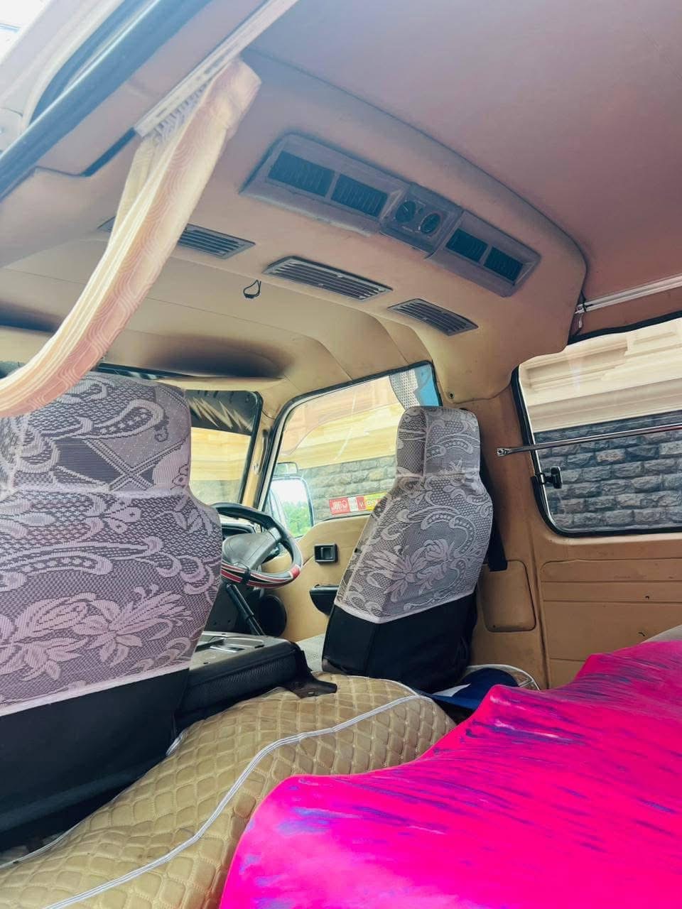 Nissan Caravan 1996 - Used Van sale in Sri Lanka - patpat.lk