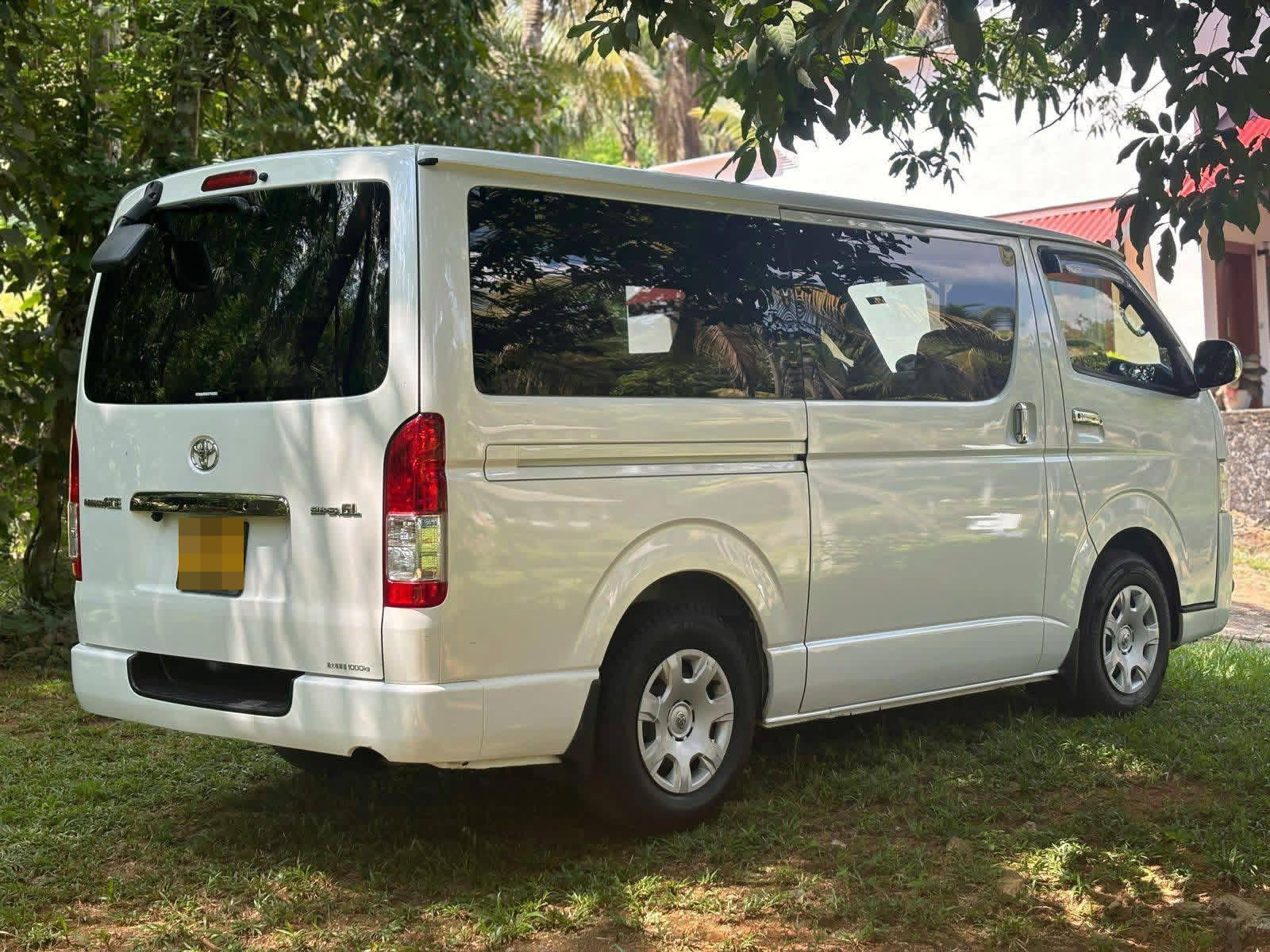 Toyota Hiace 2015 - Used Van sale in Sri Lanka - patpat.lk