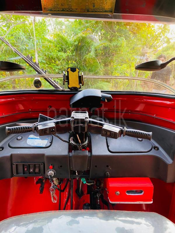 Bajaj Three Wheel 2011 - பயன்படுத்தப்பட்டது முச்சக்கர வண்டி sale in Sri Lanka - patpat.lk