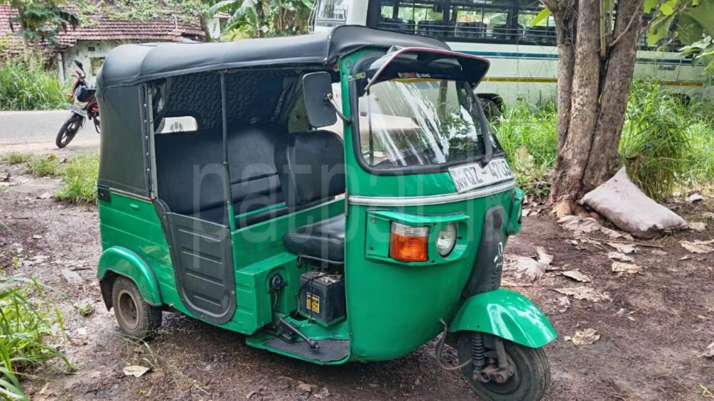Bajaj Three Wheel 2009 - பயன்படுத்தப்பட்டது முச்சக்கர வண்டி sale in Sri Lanka - patpat.lk