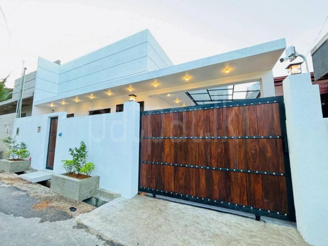 House for Sale in Athurugiriya ads-image-1