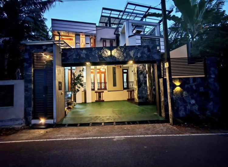 House for Sale in Talawatugoda