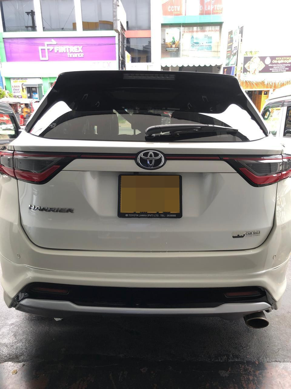 Toyota Harrier 2017 - பயன்படுத்தப்பட்டது SUV sale in Sri Lanka - patpat.lk