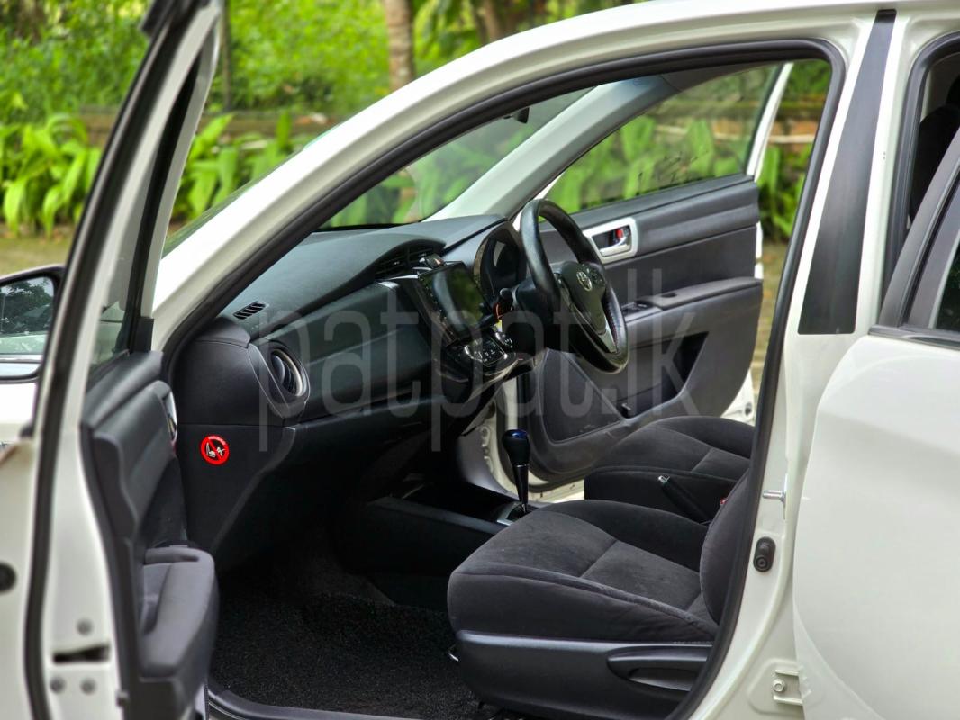 Toyota Axio 2015 - භාවිතා කරන ලද කාර් sale in Sri Lanka - patpat.lk
