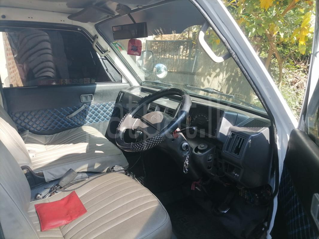 Mazda Bongo 1993 - Used Van sale in Sri Lanka - patpat.lk