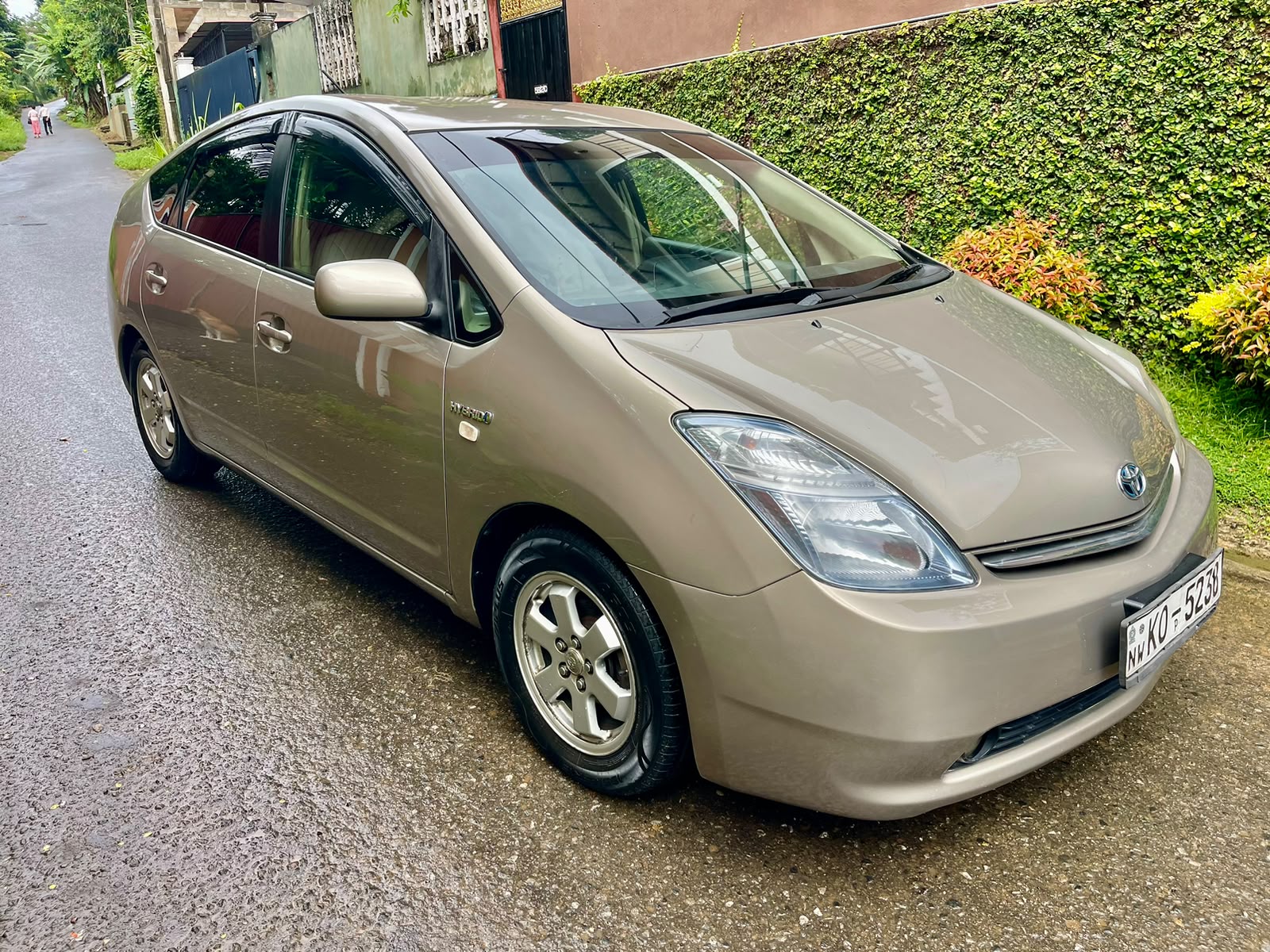 Toyota Prius 2009 - பயன்படுத்தப்பட்டது கார் sale in Sri Lanka - patpat.lk