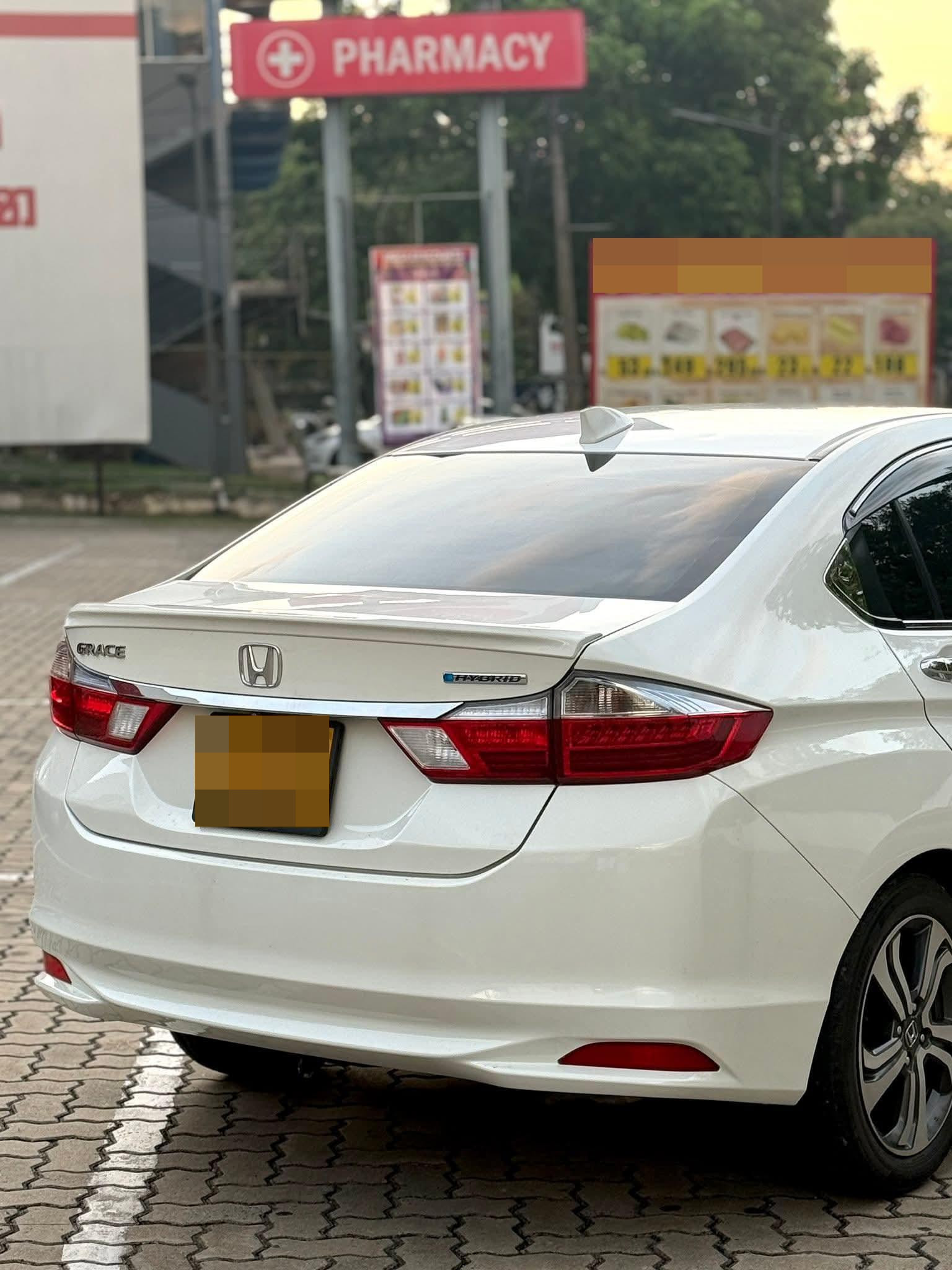Honda Grace 2016 - Used Car sale in Sri Lanka - patpat.lk