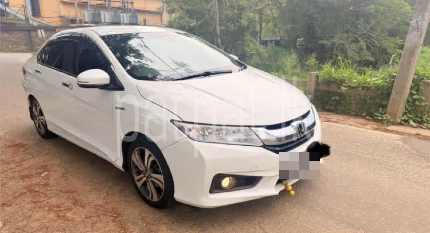 Honda Grace 2017 - භාවිතා කරන ලද කාර් sale in Sri Lanka - patpat.lk