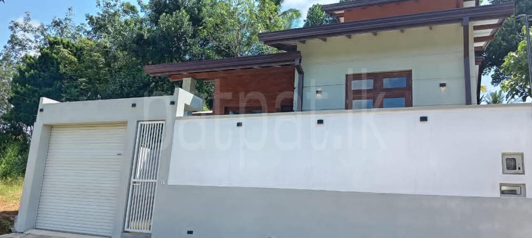 House for Sale in Athurugiriya