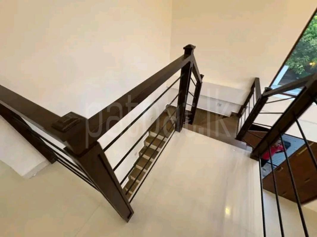 House for Sale in Athurugiriya