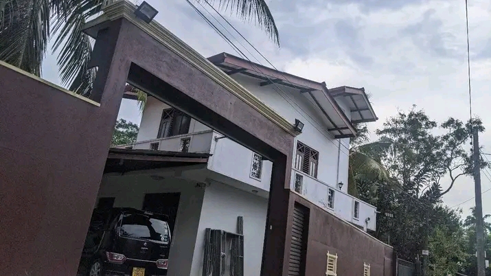 House for Sale in Polgasowita ads-image-1