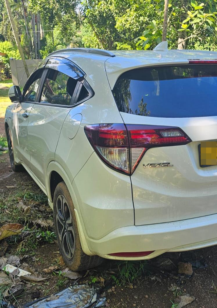 Honda Vezel 2014 - භාවිතා කරන ලද SUV රථය sale in Sri Lanka - patpat.lk