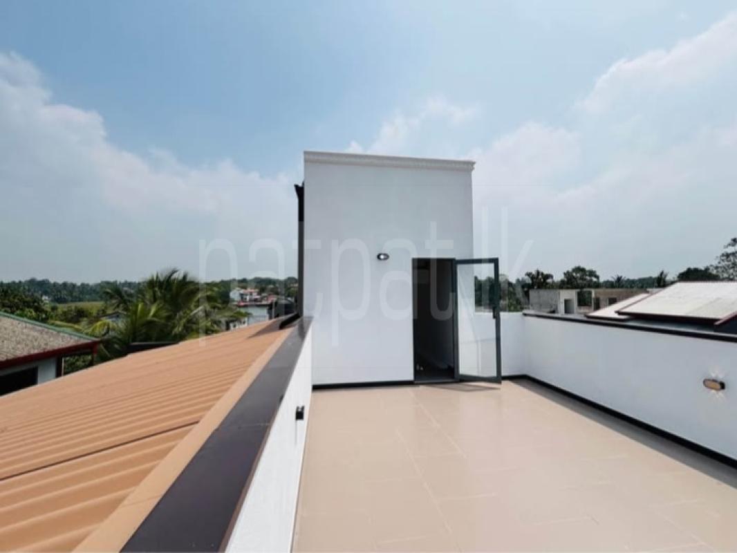 Advertisement image 6