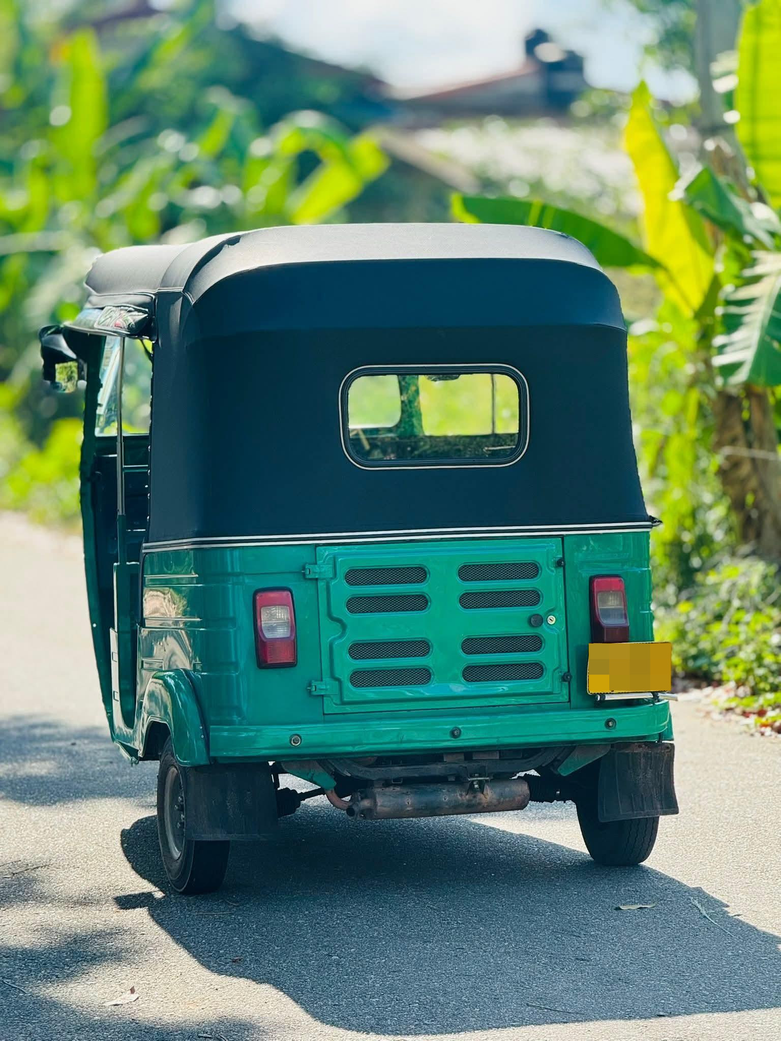 Bajaj Three Wheel 2015 - பயன்படுத்தப்பட்டது முச்சக்கர வண்டி sale in Sri Lanka - patpat.lk