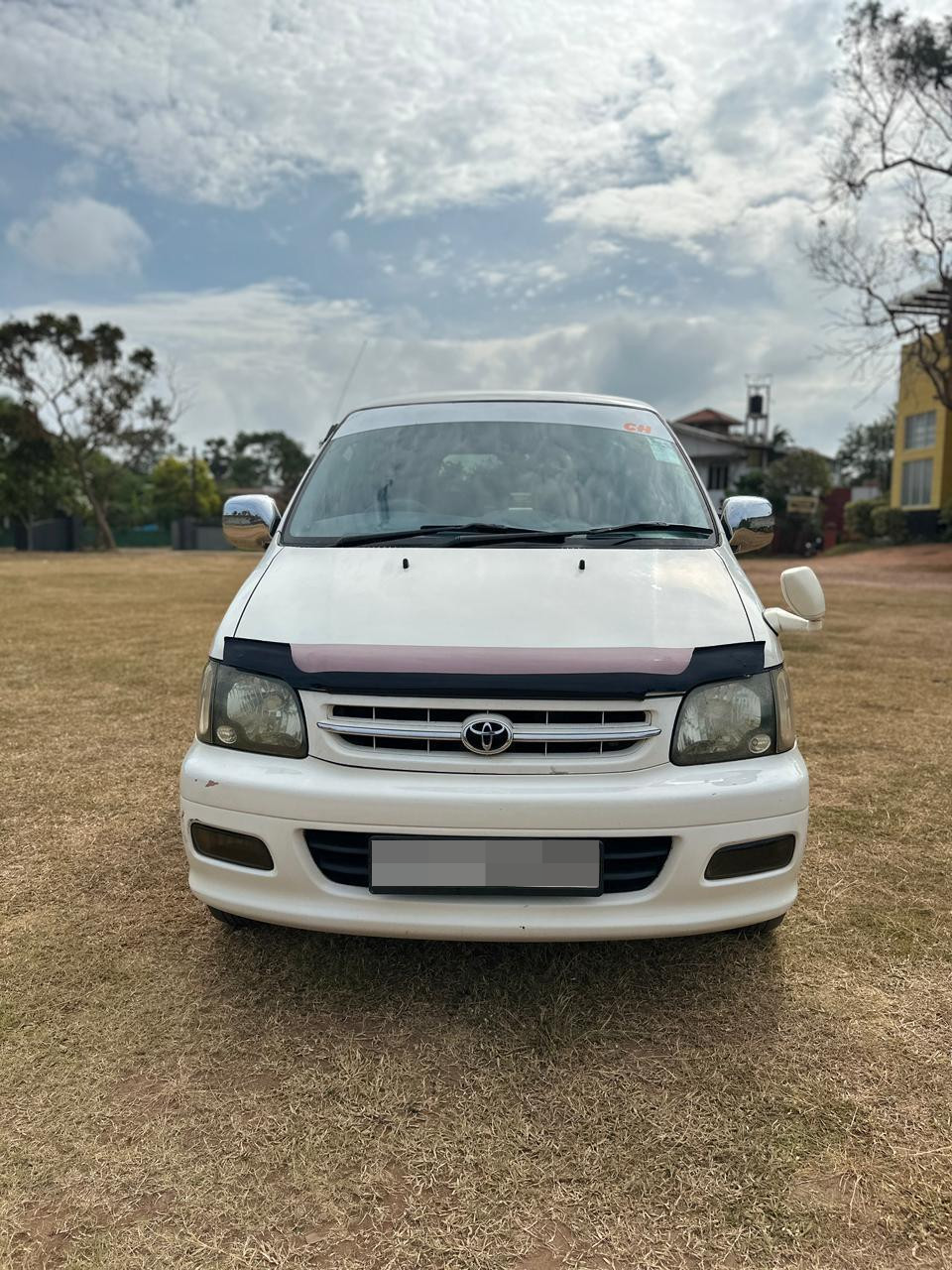 Toyota Noah 1999 - பயன்படுத்தப்பட்டது வேன் sale in Sri Lanka - patpat.lk