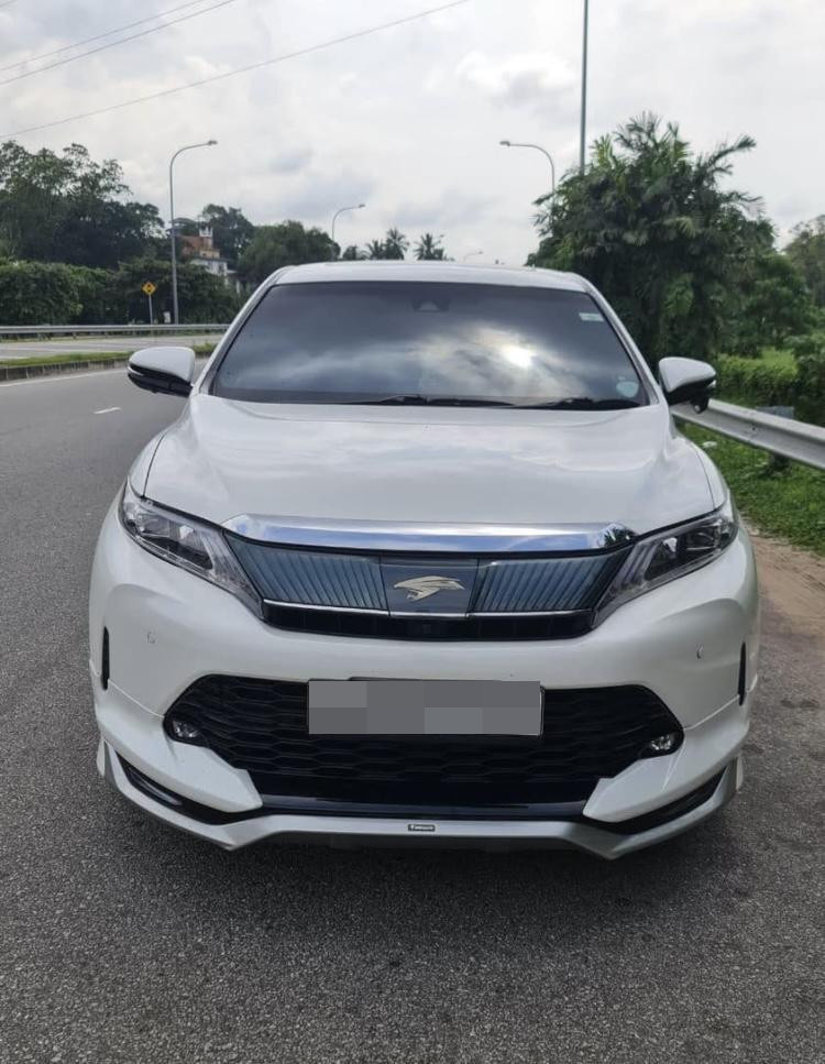 Toyota Harrier 2017 - Used SUV sale in Sri Lanka - patpat.lk