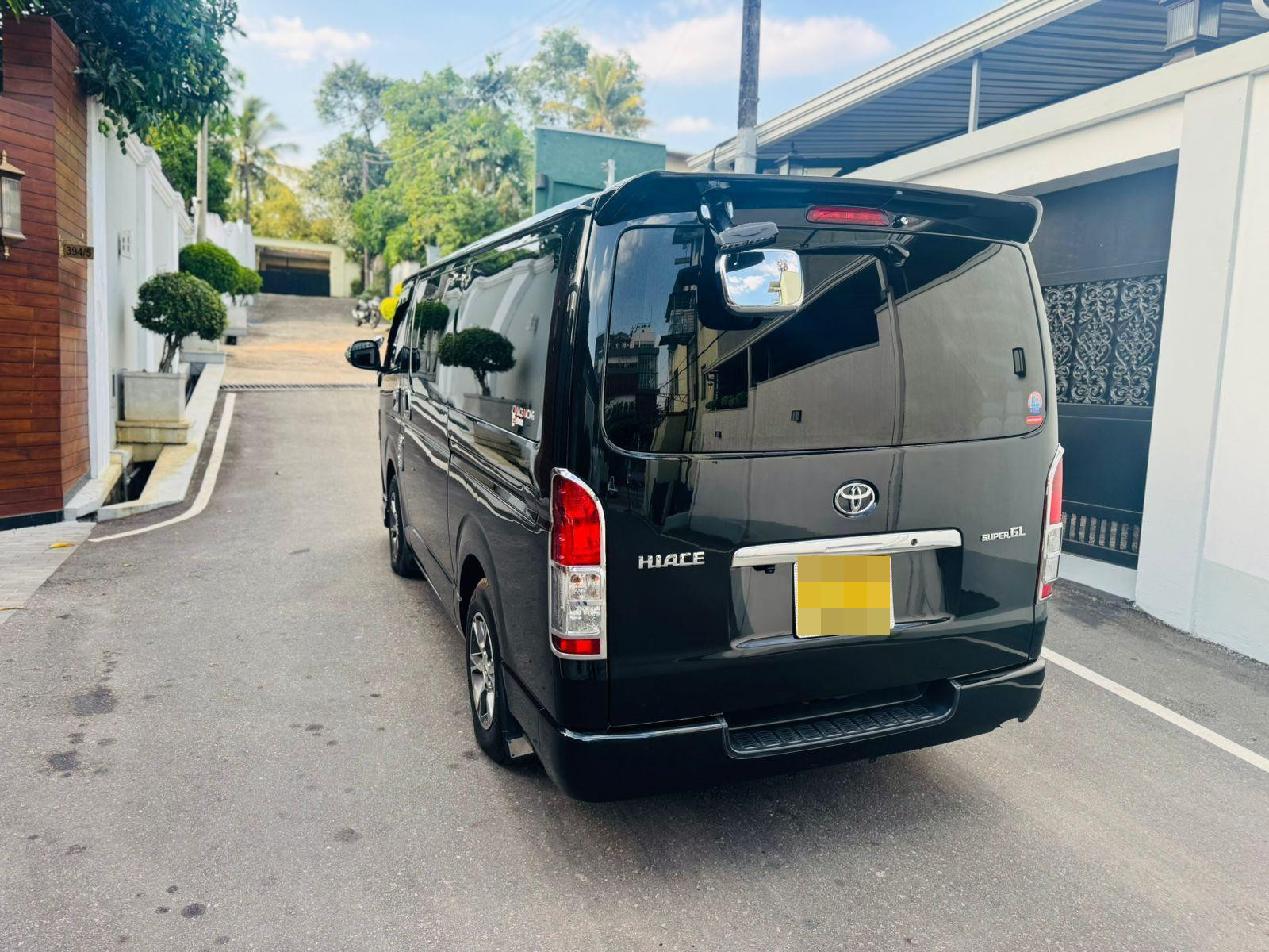 Toyota Hiace 2015 - Used Van sale in Sri Lanka - patpat.lk