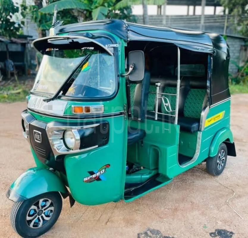 Bajaj Three Wheel 2015 - Used Three wheeler sale in Sri Lanka - patpat.lk
