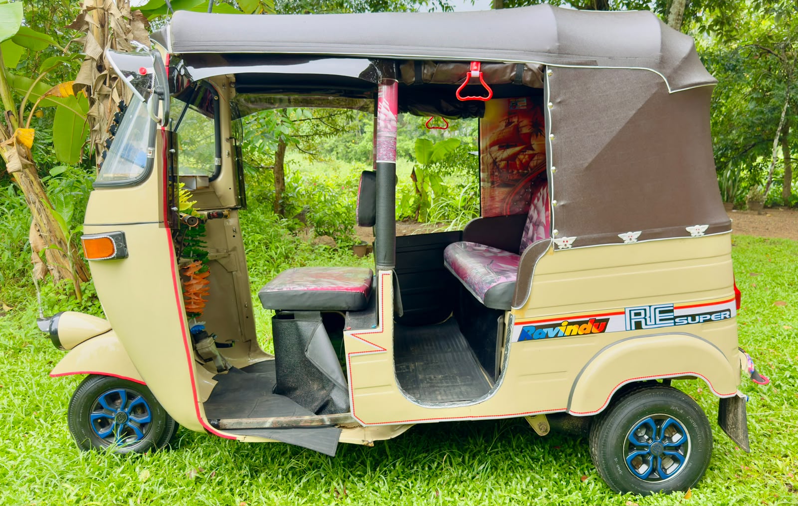 Bajaj Three Wheel 2006 - பயன்படுத்தப்பட்டது முச்சக்கர வண்டி sale in Sri Lanka - patpat.lk