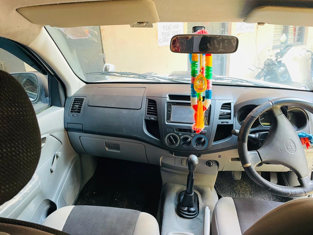 Toyota Hilux 2005 - பயன்படுத்தப்பட்டது சரக்கு போக்குவரத்து sale in Sri Lanka - patpat.lk