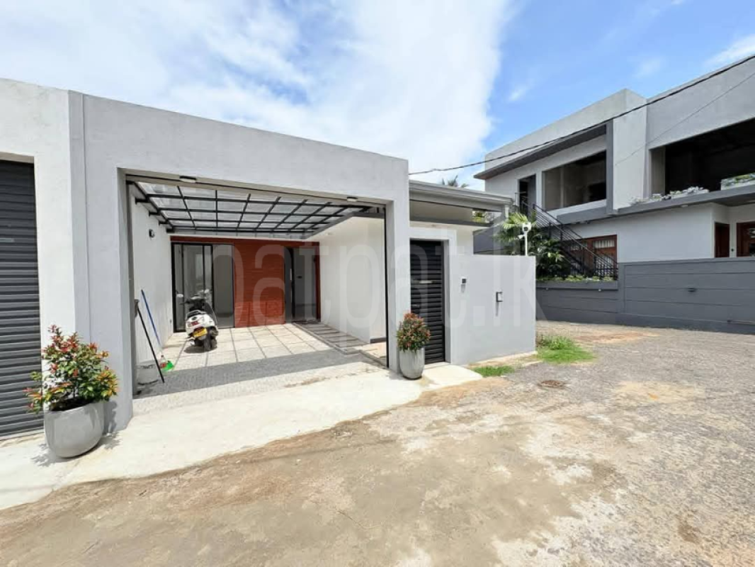 House for Sale in Athurugiriya