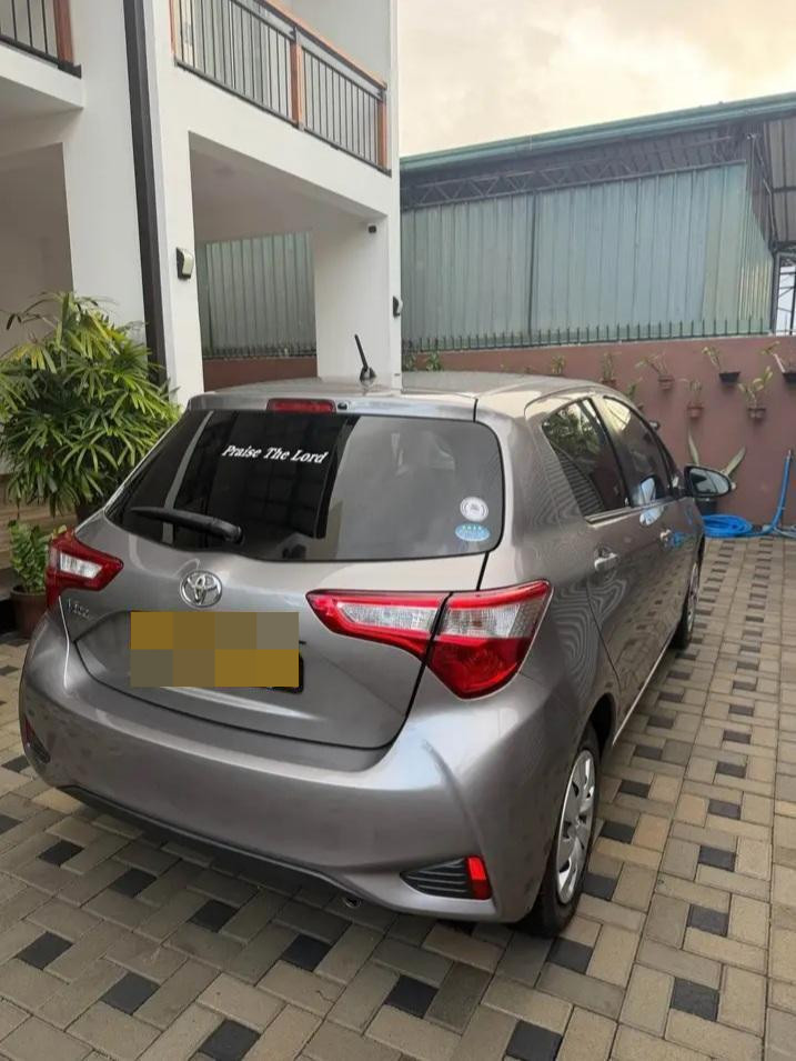 Toyota Vitz 2017 - பயன்படுத்தப்பட்டது கார் sale in Sri Lanka - patpat.lk