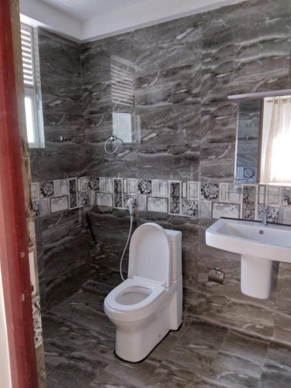 Unfurnished Apartment for Sale in Wellawatta (Colombo 06)