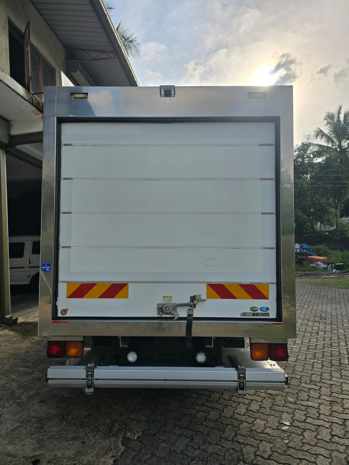 Isuzu Forward 2020 - சான்றளிக்கப்பட்டது டிரக் sale in Sri Lanka - patpat.lk