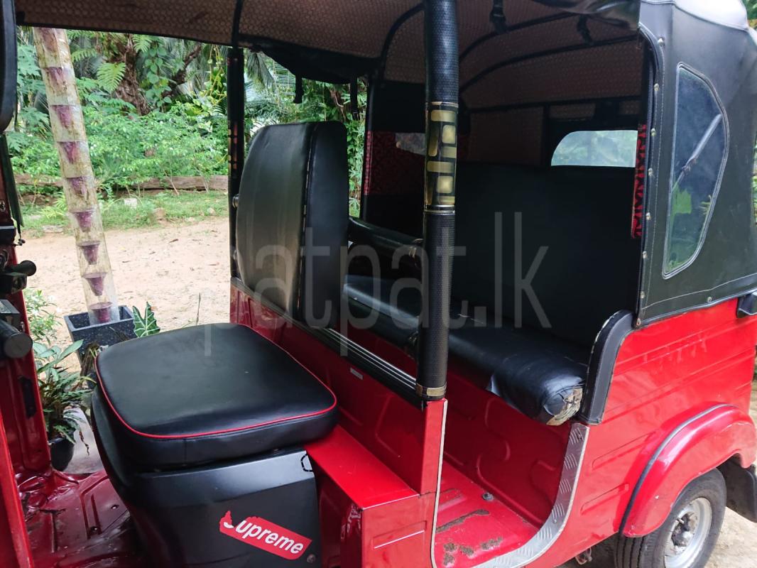 Bajaj Three Wheel 2019 - பயன்படுத்தப்பட்டது முச்சக்கர வண்டி sale in Sri Lanka - patpat.lk