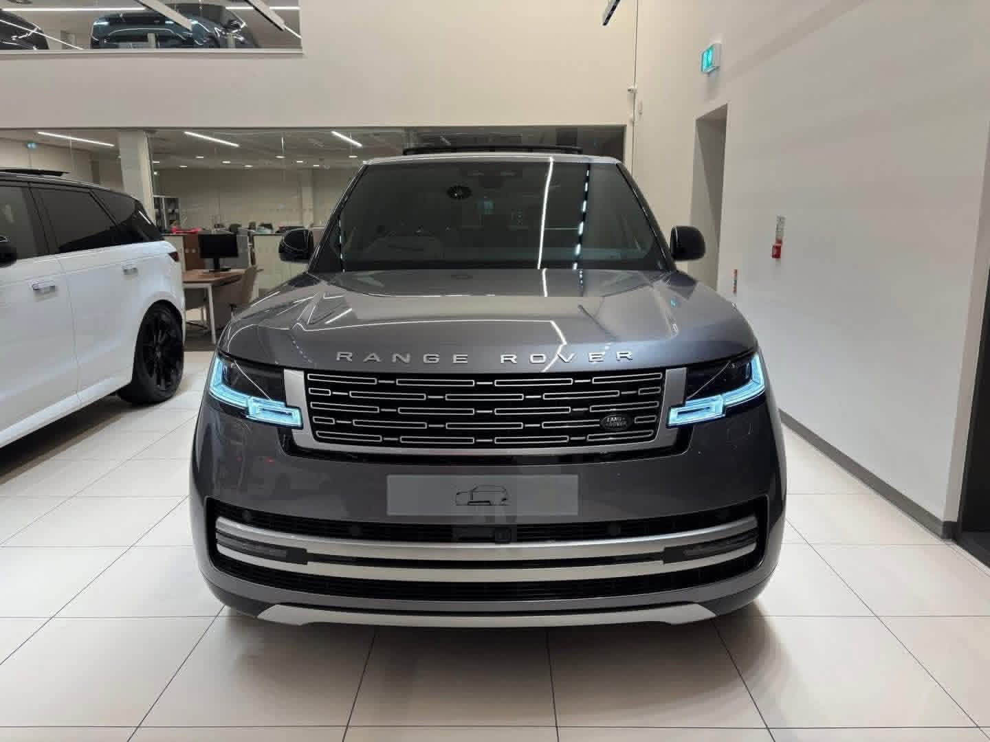 Land Rover Range Rover 2023 ads-image-1