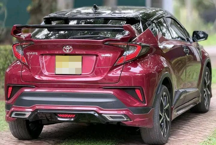 Toyota CHR 2018 - பயன்படுத்தப்பட்டது SUV sale in Sri Lanka - patpat.lk