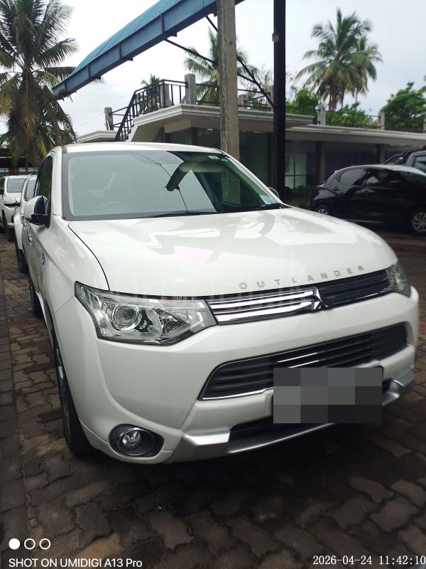 Mitsubishi Outlander 2015 - Used SUV sale in Sri Lanka - patpat.lk