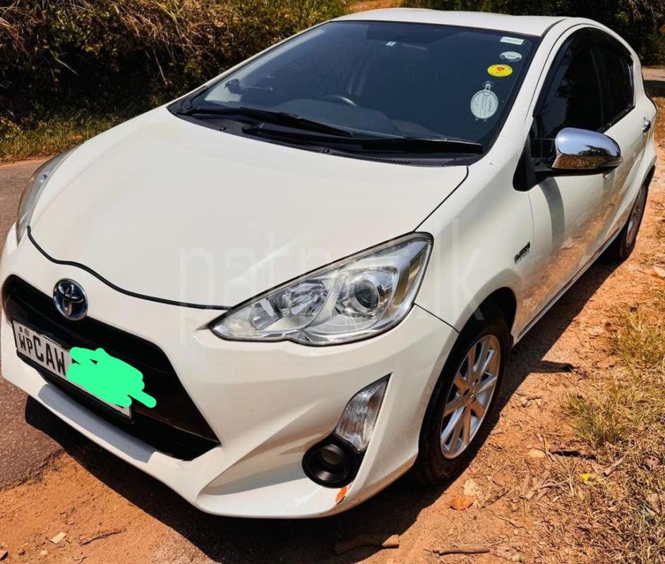 Toyota Aqua 2015 - Used Car sale in Sri Lanka - patpat.lk