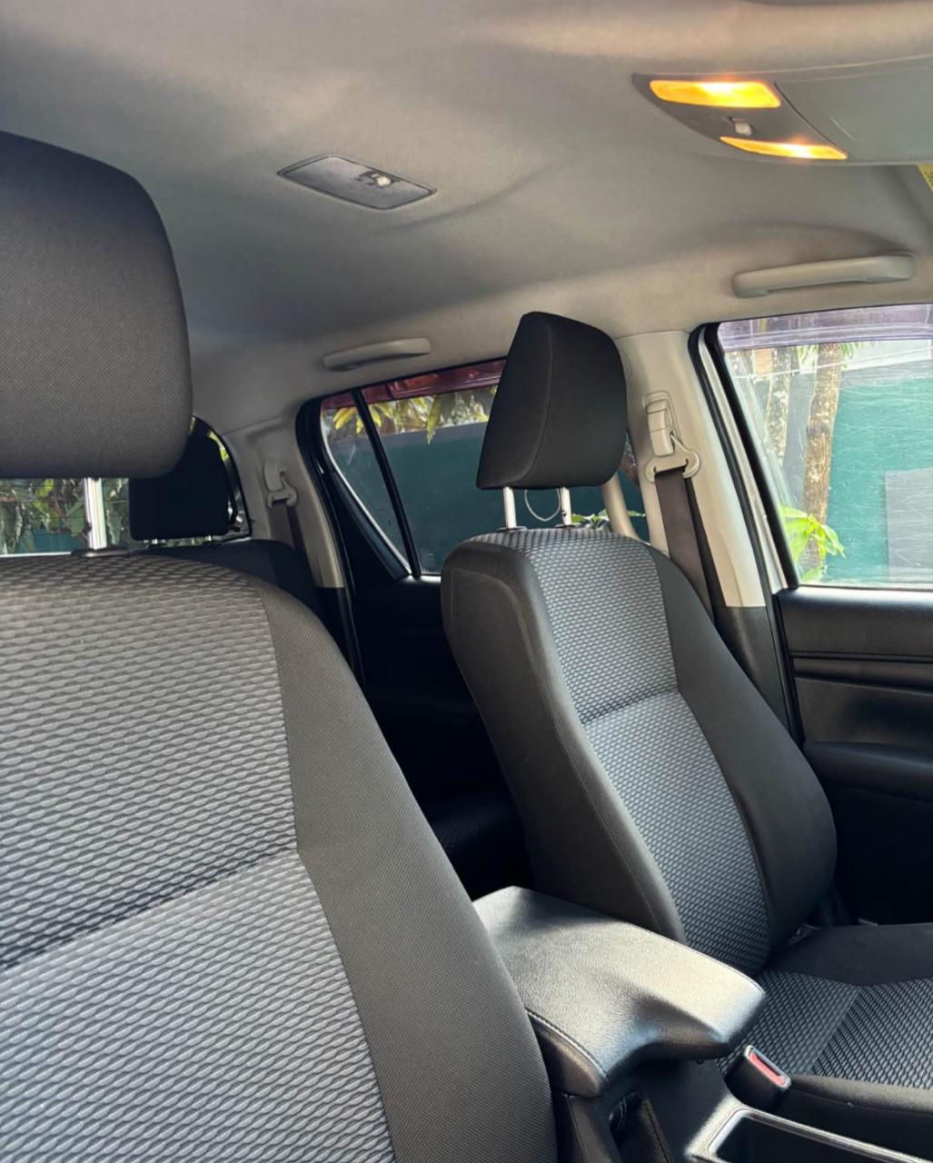 Toyota Hilux 2016 - භාවිතා කරන ලද භාණ්ඩ ප්‍රවාහන sale in Sri Lanka - patpat.lk