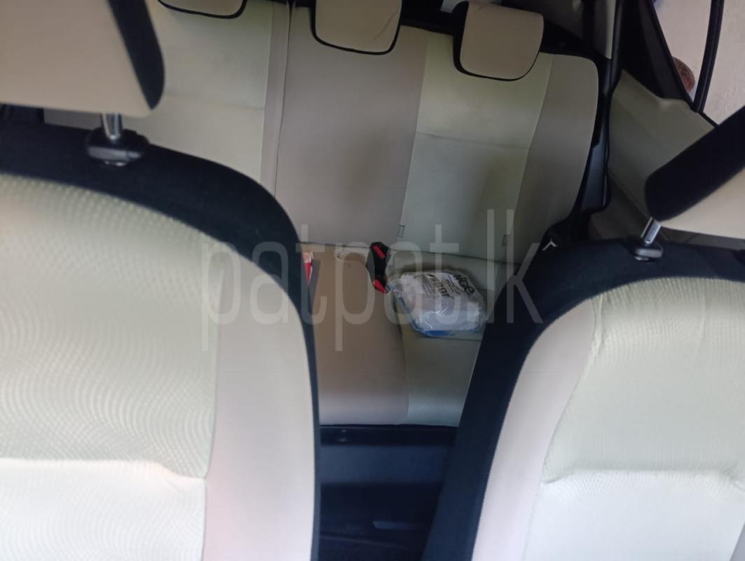 Toyota Aqua 2014 - பயன்படுத்தப்பட்டது கார் sale in Sri Lanka - patpat.lk