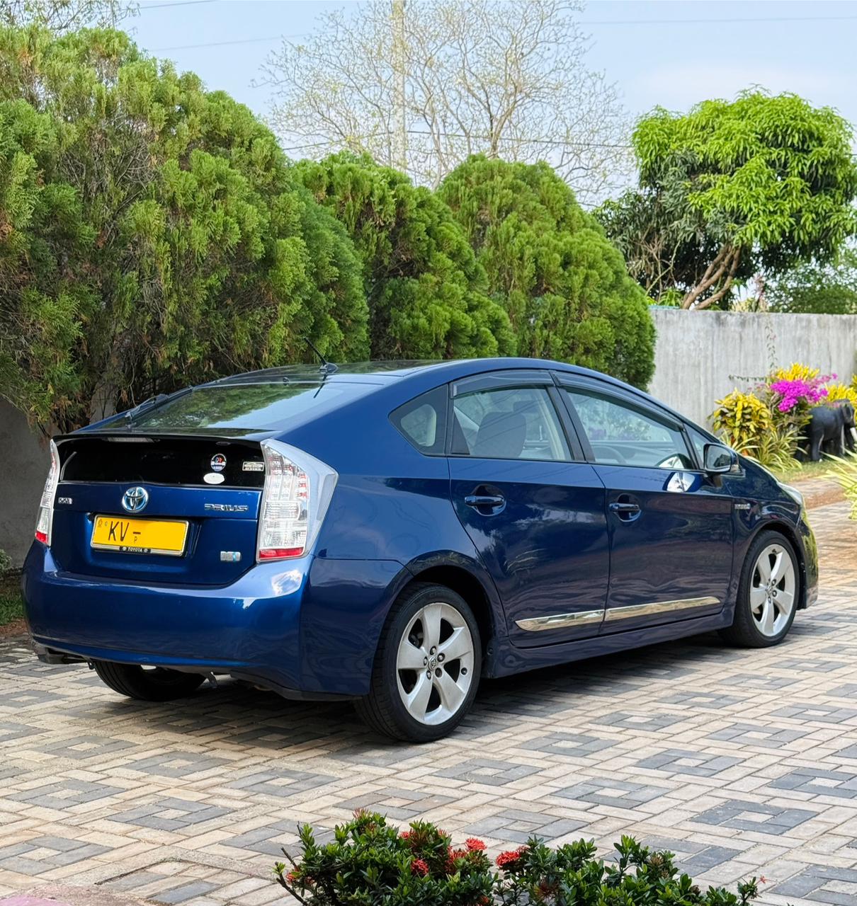 Toyota Prius 2010 - பயன்படுத்தப்பட்டது கார் sale in Sri Lanka - patpat.lk