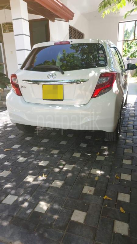 Toyota Vitz 2016 - பயன்படுத்தப்பட்டது கார் sale in Sri Lanka - patpat.lk