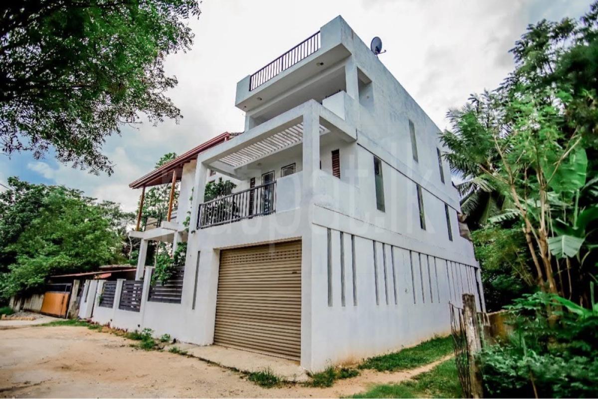 House for Sale in Peradeniya ads-image-1