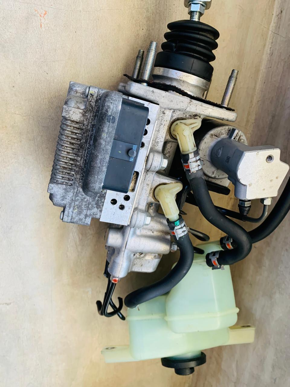 TOYOTA AQUA ABS UNIT AND ACCUMILATOR