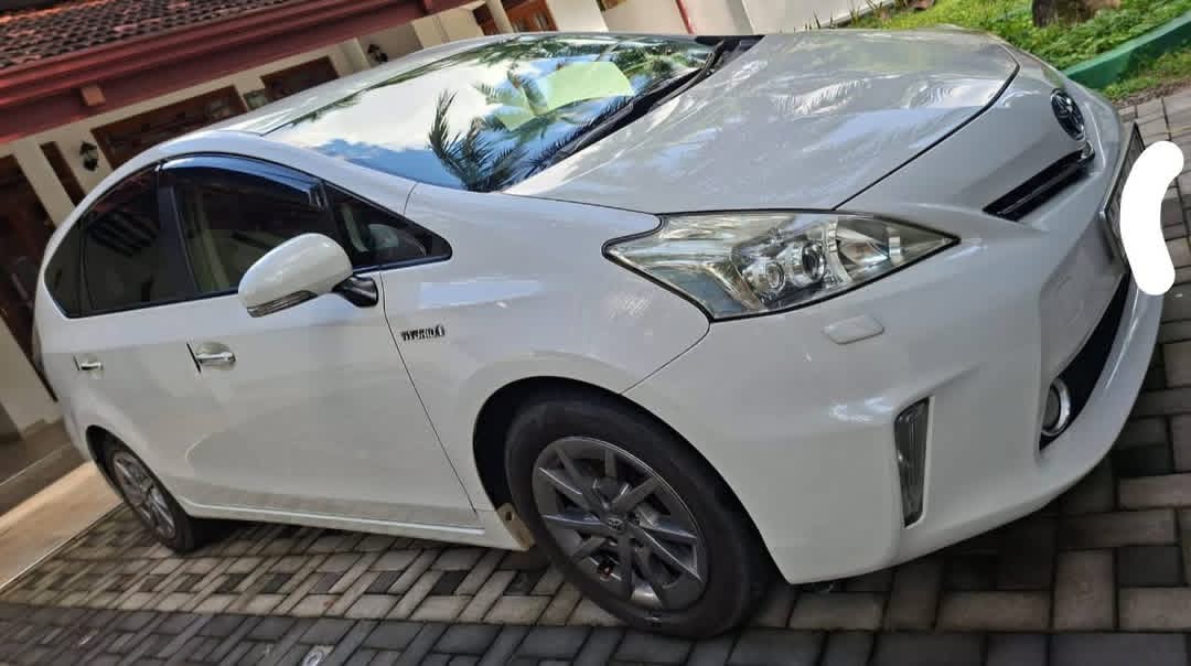 Toyota Prius 2014 - பயன்படுத்தப்பட்டது கார் sale in Sri Lanka - patpat.lk