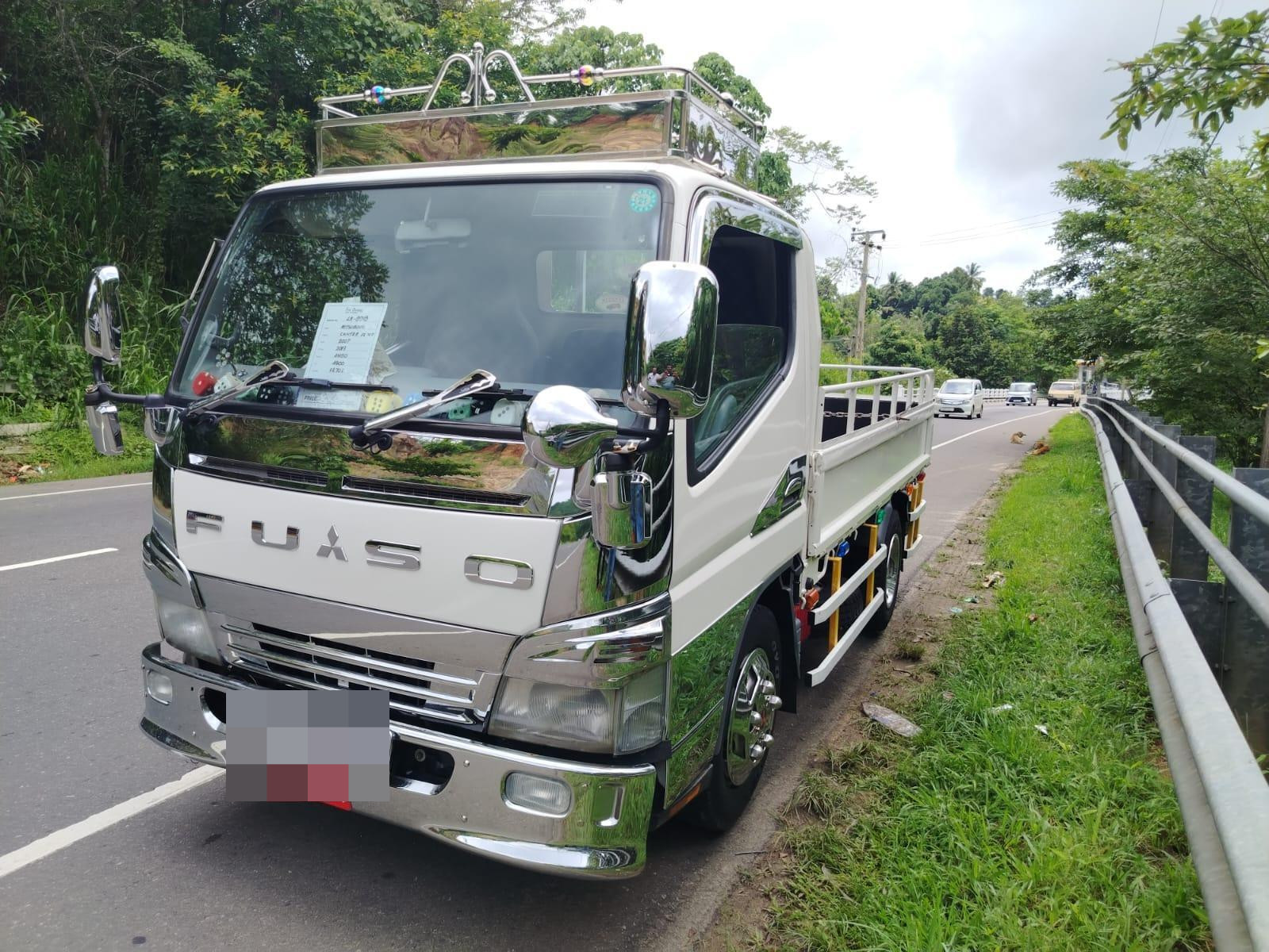 Mitsubishi Fuso 2007 - பயன்படுத்தப்பட்டது டிரக் sale in Sri Lanka - patpat.lk